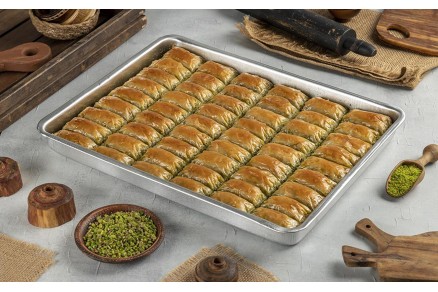 tek kullanımlık tepsi üzerinde baklava, alüminyum tek kullanımlık tepsi, plastik tepsi ile tatlı sunumu, karton tek kullanımlık tepsi, pastane için kullan at tepsi, tatlıcı tepsisi paketleme, hijyenik tek kullanımlık tepsi, catering için kullan at tepsi, 